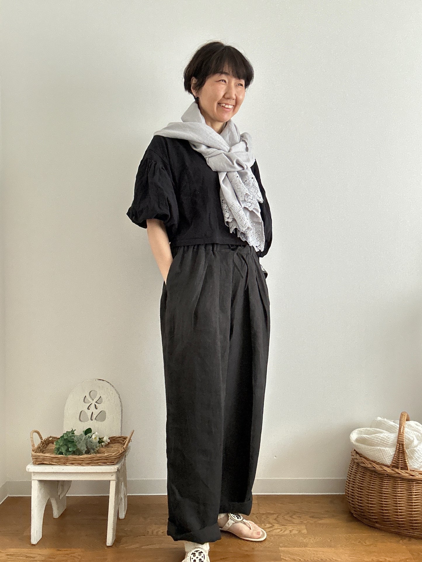 【パンツ】楽なのに上品なリネンツータックパンツ【スミクロblack】/日本