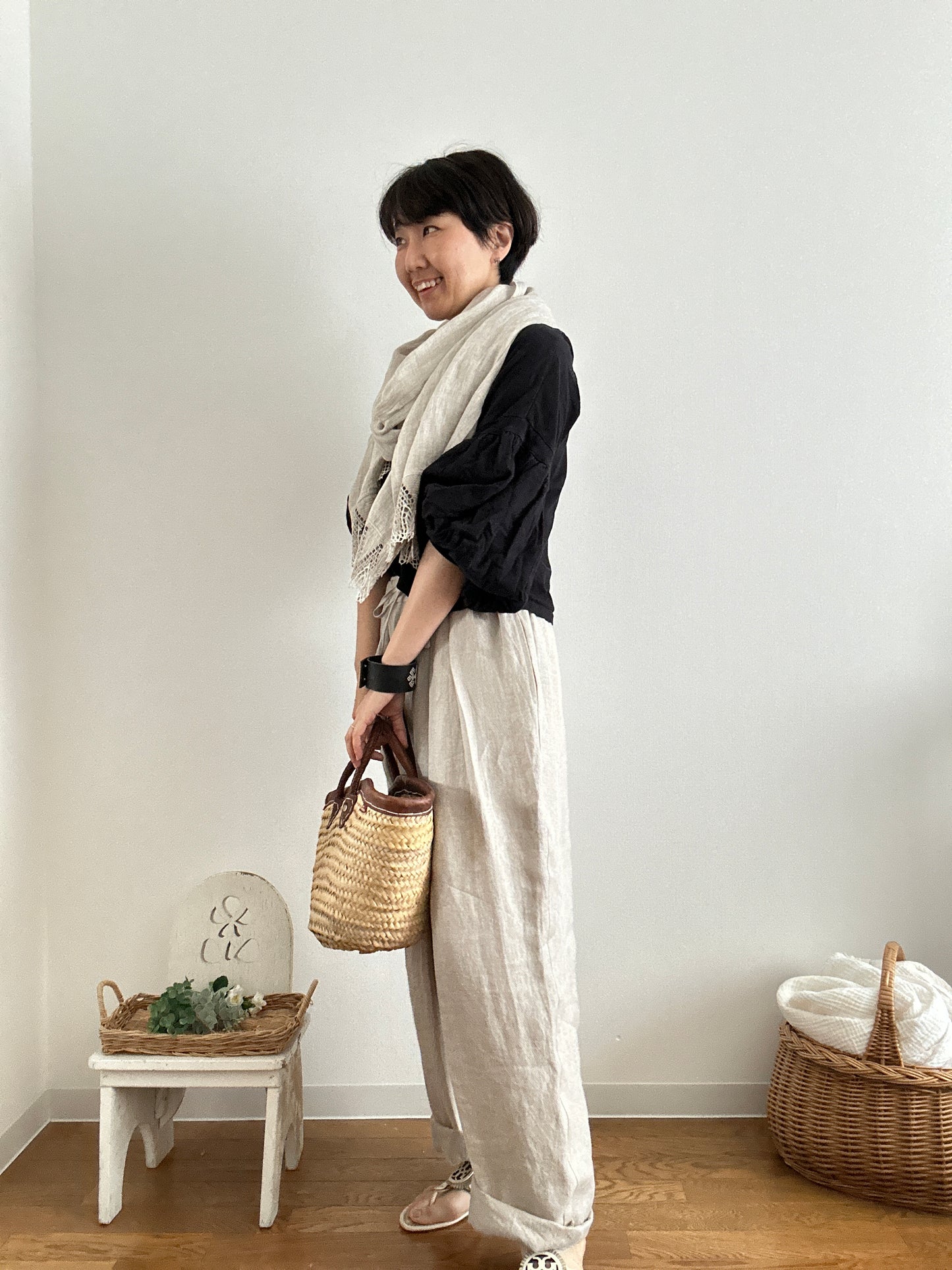 【パンツ】楽なのに上品なリネンツータックパンツ【生成りNatural】/日本