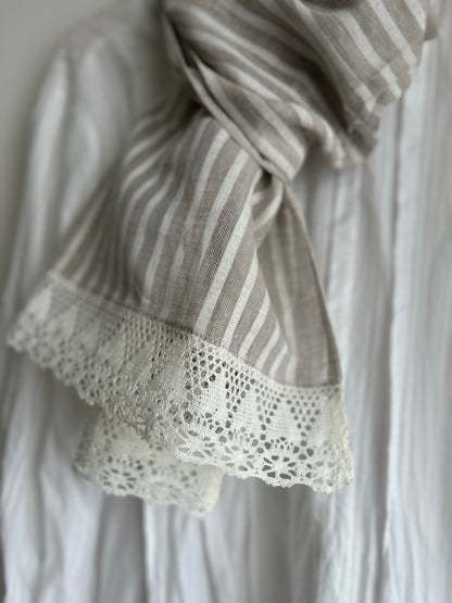 【リネンショール】手編みレースのリネンショール（ワイドストライプ・ハート）／ラトビア