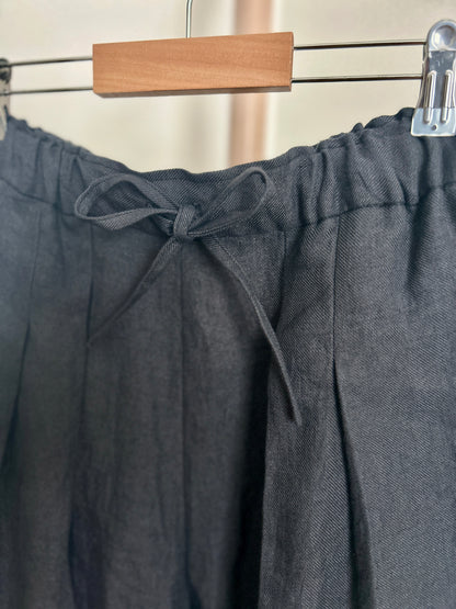 【パンツ】楽なのに上品なリネンツータックパンツ【インディゴNavy】/日本