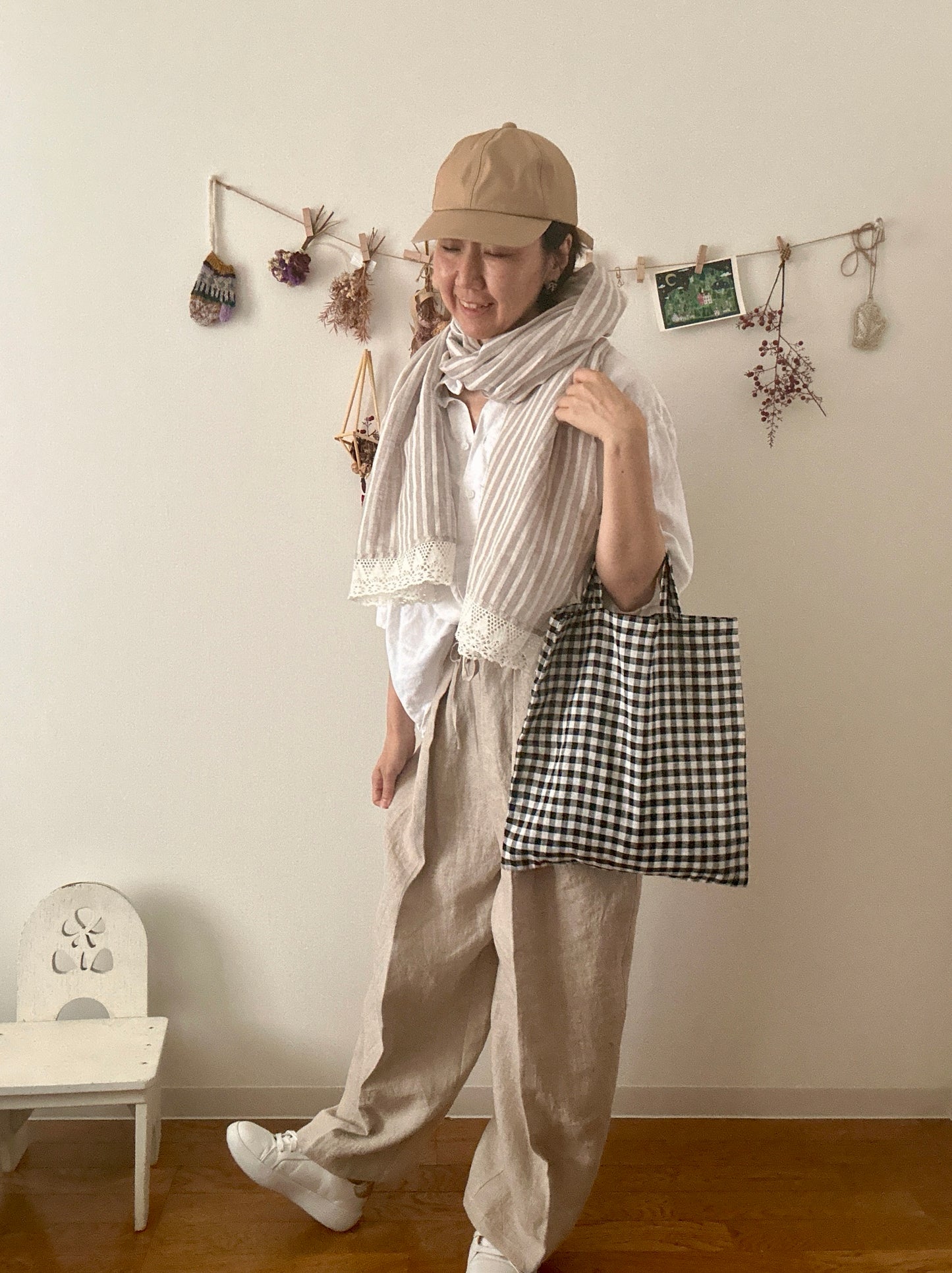 【パンツ】楽なのに上品なリネンツータックパンツ【生成りNatural】/日本